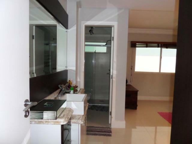 Frente Mar , Lateral Apartamento *