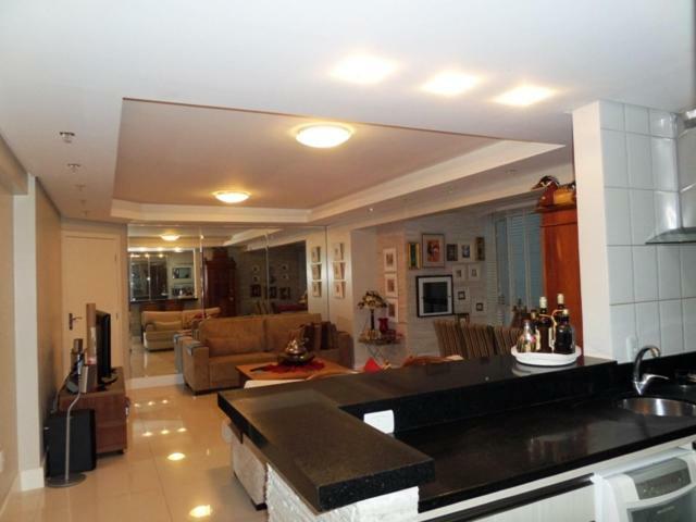 Frente Mar , Lateral Apartamento *